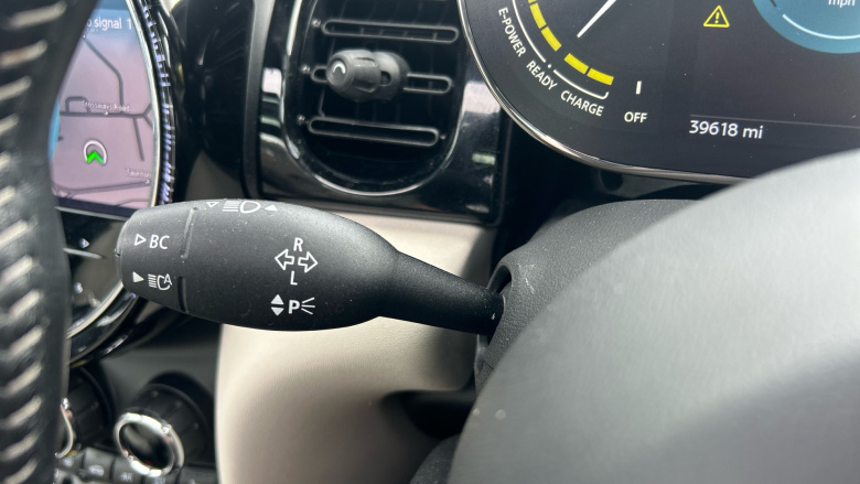 MINI Hatchback 135kW Cooper S Level 3 33kWh 3dr Auto Electric Hatchback